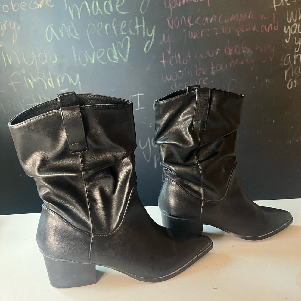 Size 7 YRU faux leather slouchy cowboy boots! - Picture 3 of 5